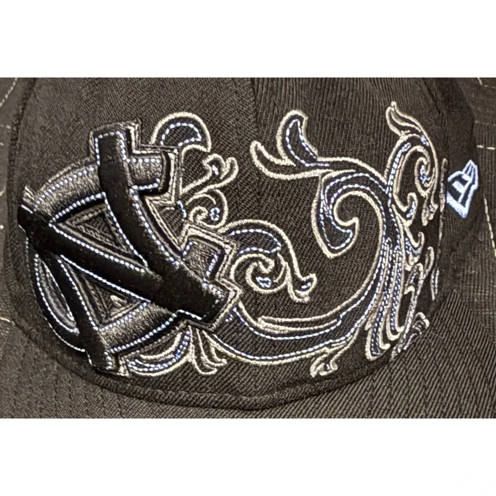 New Era 59FIFTY Fitted Hat Cap Kids Size 6 5/8 North Carolina Tar Heels Swirl